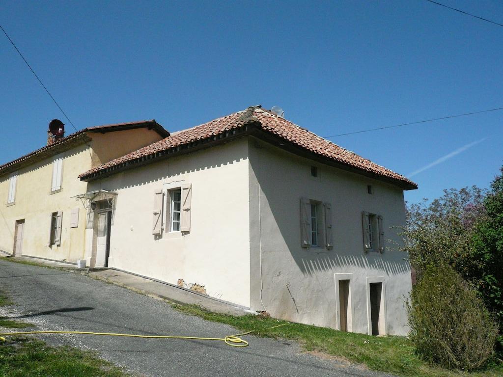 Pet Friendly A Farm of 1802 in the Small Pyrenees