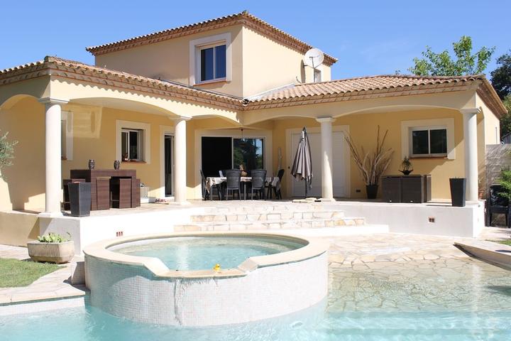 Pet Friendly 3BR Villa with Terrace & Swimming Pool