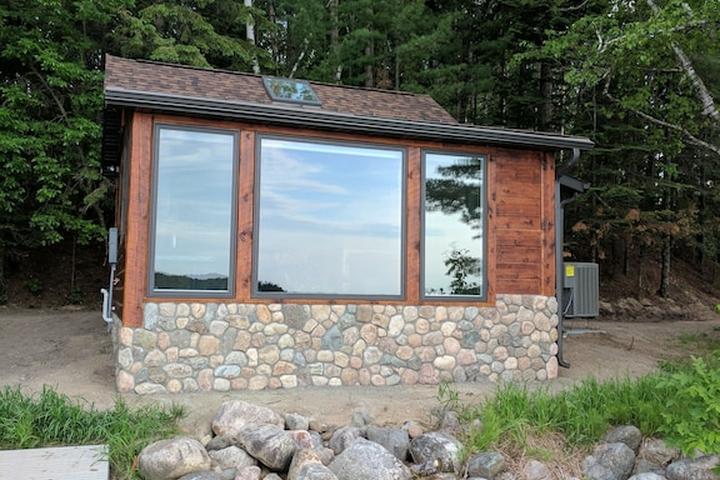 Pet Friendly Tiny House with Everything You Need by the Water