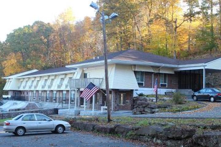 Pet Friendly Passport Inn and Suites - Middletown