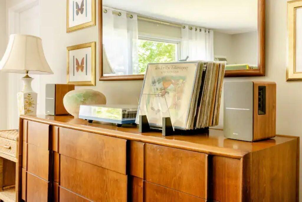 Hudson Valley Sunset House Pet Policy