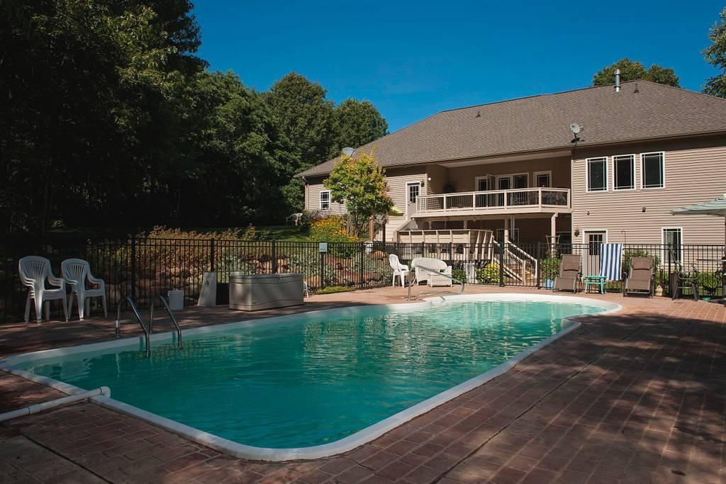 Ionia Airbnb Rentals Pet Policy