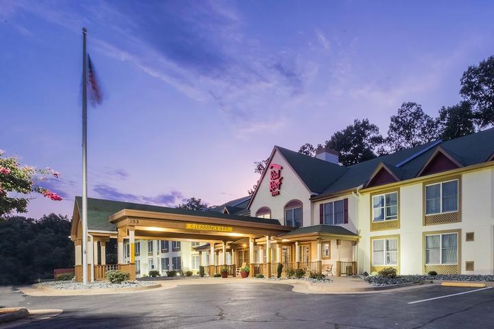 Pet Friendly Red Roof Inn & Suites Stafford