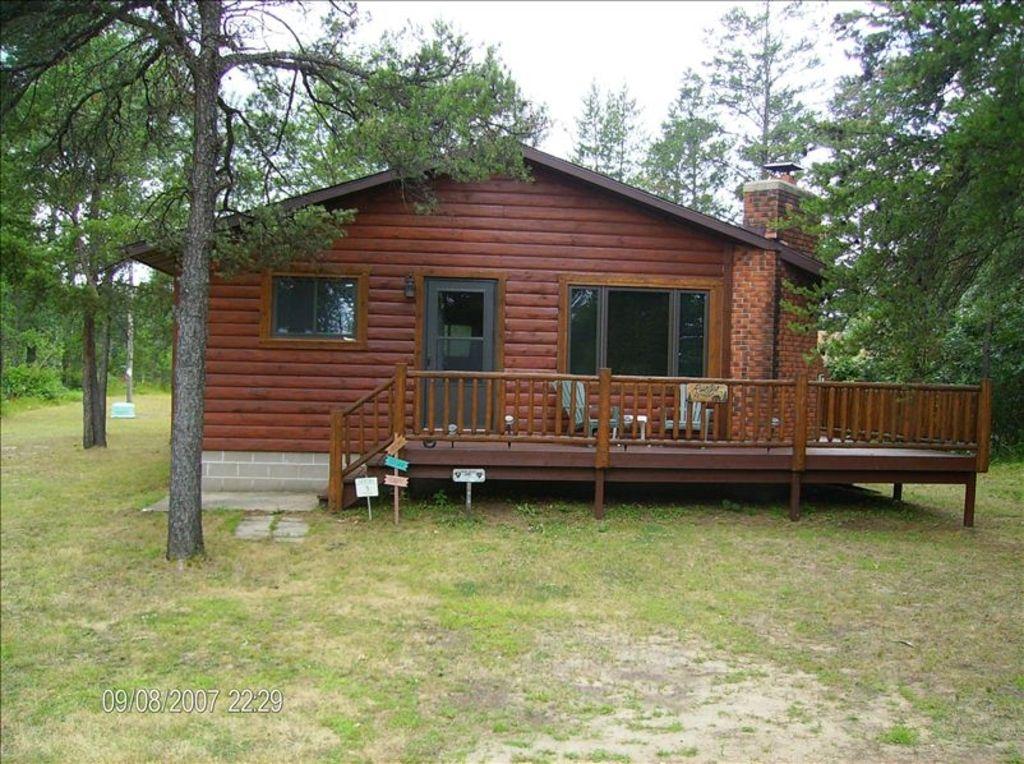 Pet Friendly 2/1 Cabin with Fire Pit