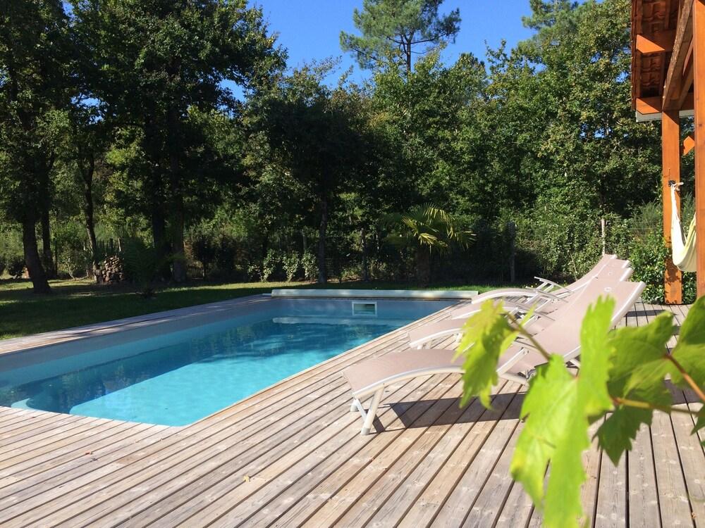 Pet Friendly Holiday Home with Heated Swimming Pool