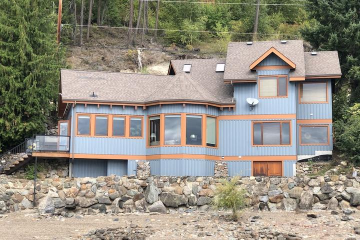 Pet Friendly Timber Frame Home on the Water