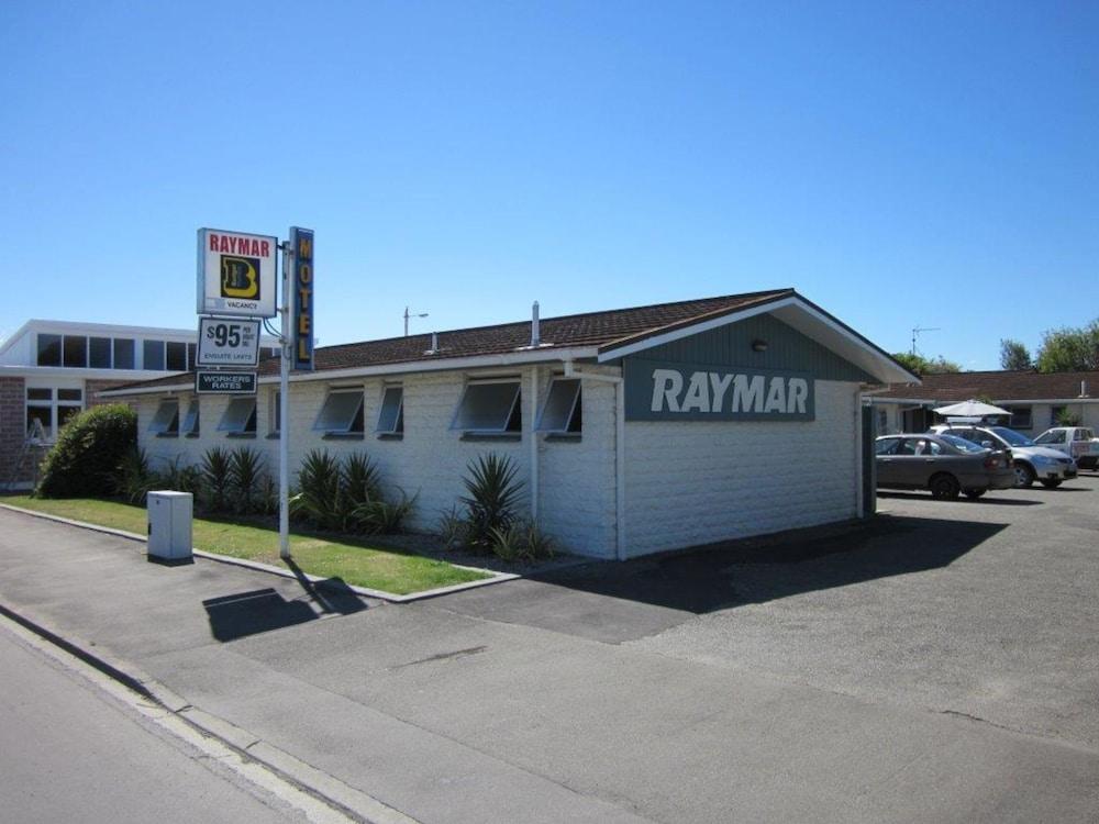 Pet Friendly Raymar Motor Inn