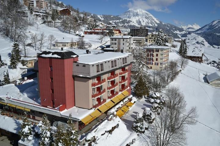 Pet Friendly Alpine Classic Hotel