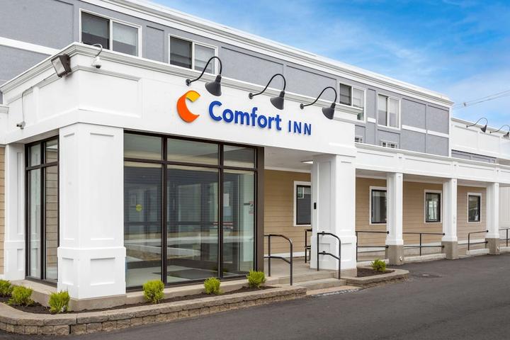 Pet Friendly Comfort Inn Hyannis - Cape Cod