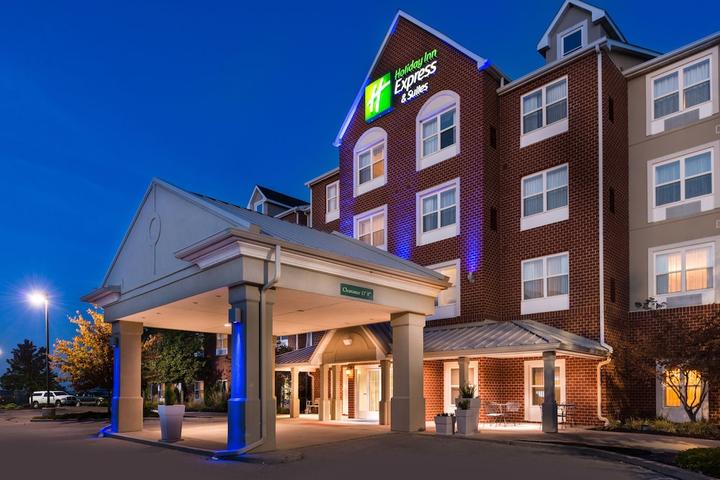 Pet Friendly Holiday Inn Express St Louis West - O'Fallon an IHG Hotel