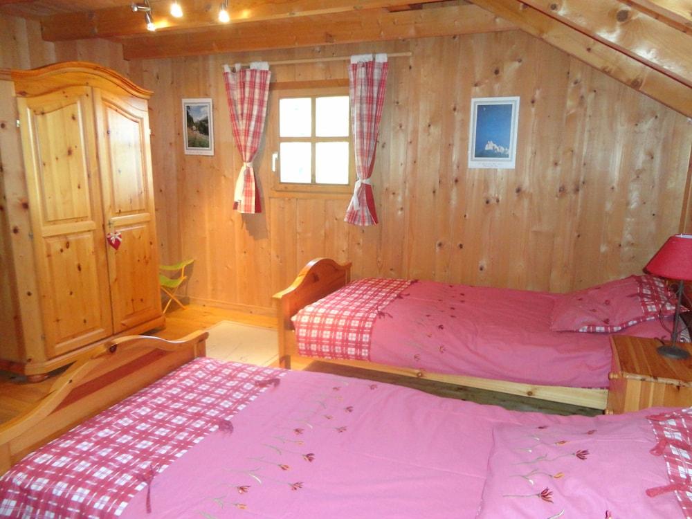 Pet Friendly Charming 3-Star Gite with Free WiFi