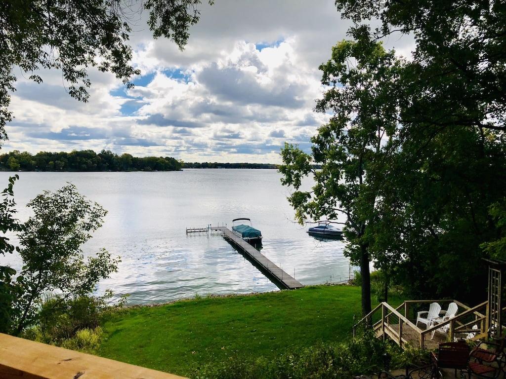 Pet Friendly Beautiful Lake Cabin 1 Hour from MPLS/St Paul