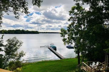 Pet Friendly Beautiful Lake Cabin 1 Hour from MPLS/St Paul