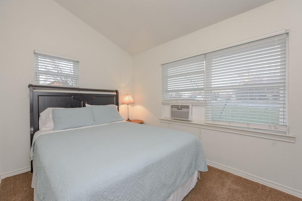 Lakehouse BungalowFrisco Location Pet Policy