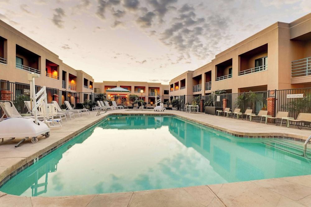 Pet Friendly Sonesta Select Scottsdale at Mayo Clinic Campus