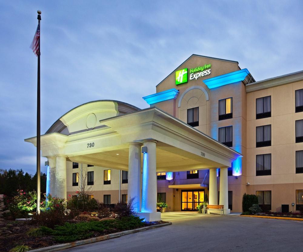 Pet Friendly Holiday Inn Express Knoxville-Strawberry Plains an IHG Hotel