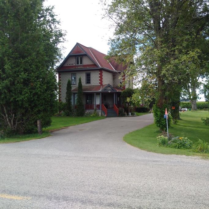 Thamesford Airbnb Rentals Pet Policy