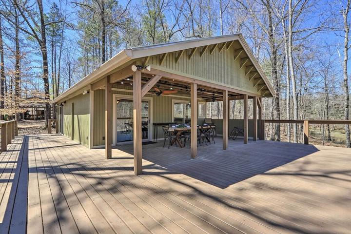 Pet Friendly Stunning Culloden Cabin with Deck & Creek View