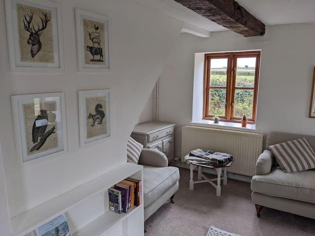 Pet Friendly Wye Valley 4 Bedroom Cottage with Large Garden
