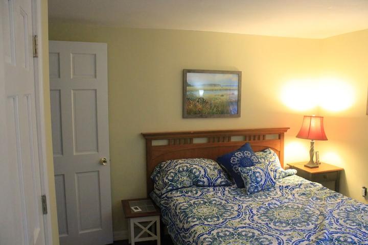 Pet Friendly Salty Dog Cottage in E Oleans