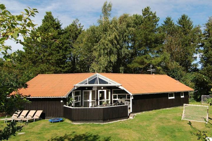 Pet Friendly Balmy Holiday Home in Gilleleje With Whirlpool