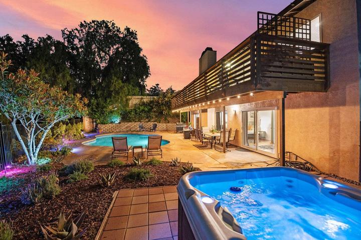 Pet Friendly Enjoy the Views at Home with Pool & Hot Tub