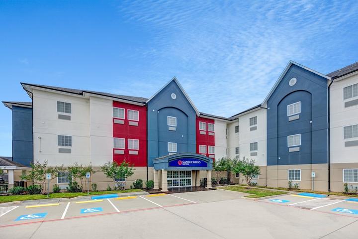 Pet Friendly Candlewood Suites Lake Jackson Clute an IHG Hotel