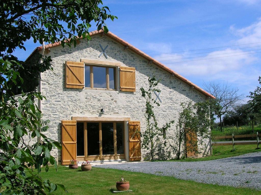 Pet Friendly Superb Rural Gite with Private Heated Pool