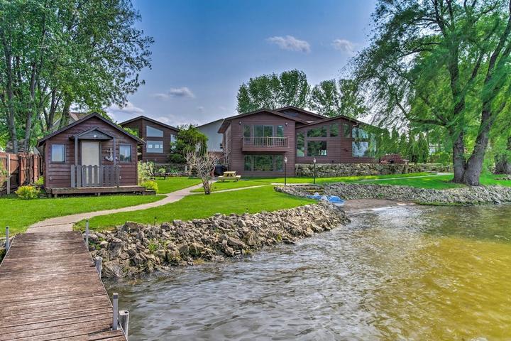 Pet Friendly Lakefront Eau Galle Home With Hot Tub & Fire Pit