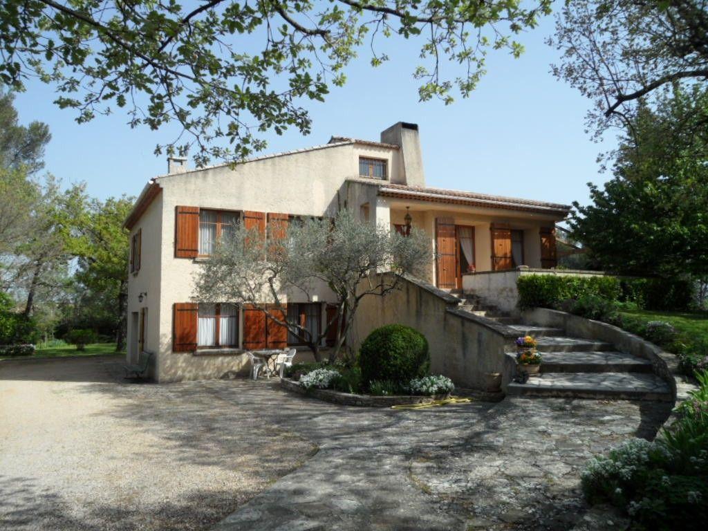 1/1 Apartment with Fenced Yard Pet Policy