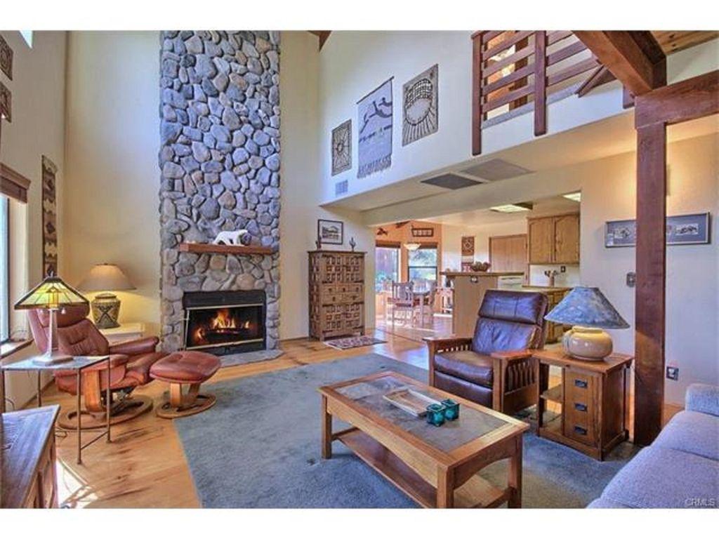 3Bedroom Estate with Sierra Mountain Views Pet Policy