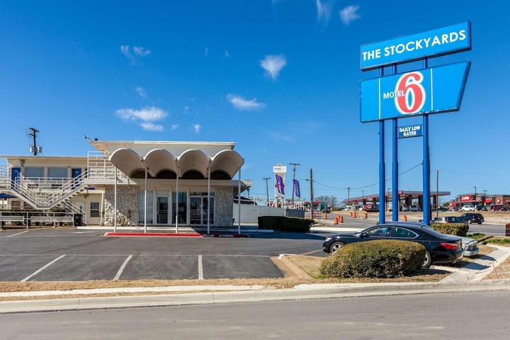 Pet Friendly Motel 6 Fort Worth TX - Stockyards