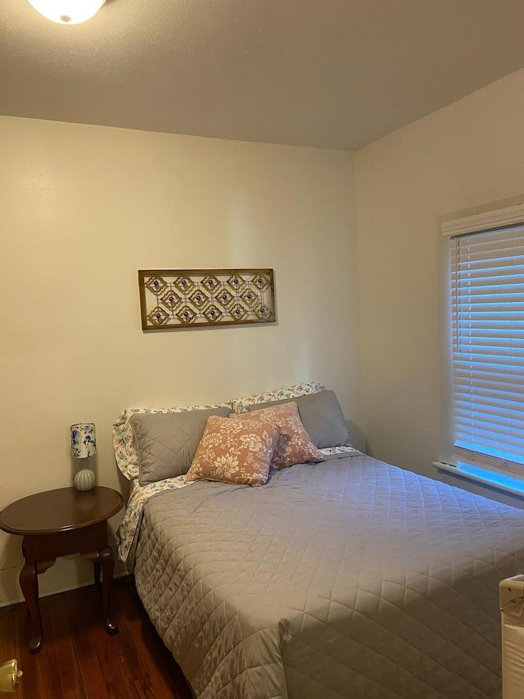 At the Foot of Lookout Mountain Pet Policy