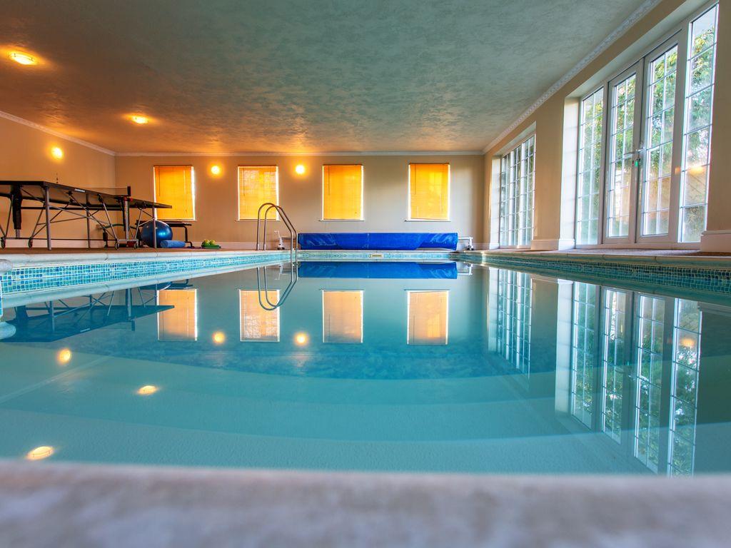 sauna and swimming pool near me