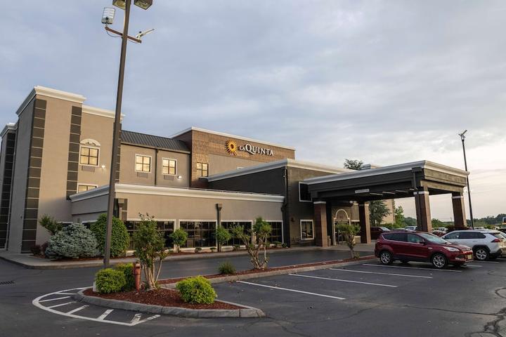 Pet Friendly La Quinta by Wyndham Knoxville East