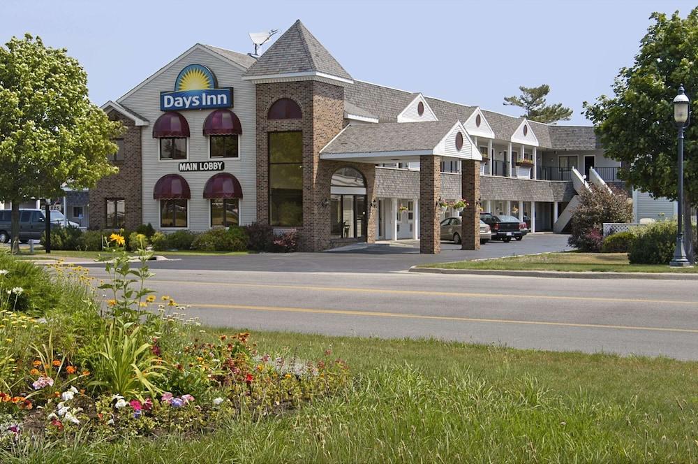 Days Inn Mackinaw City Lakeview Pet Policy