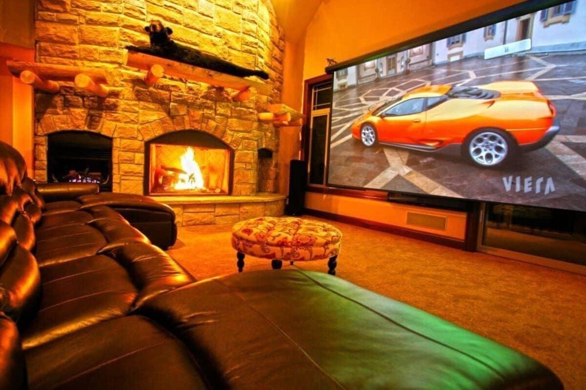 Pet Friendly 7BR Home with 4D Gaming Theater & 3 Hot Tubs