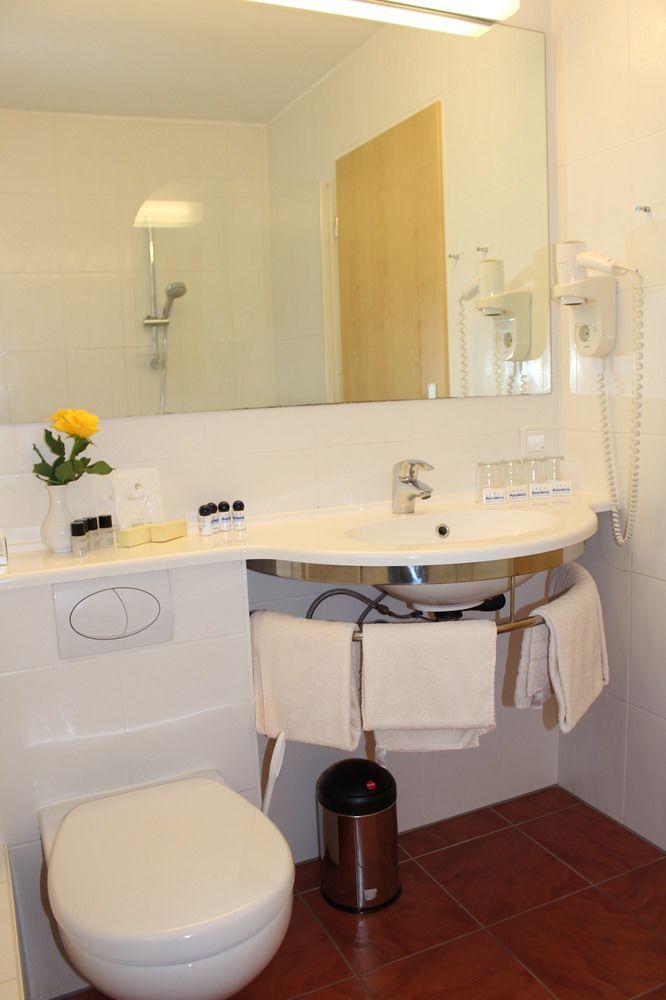 Parkhotel Rudesheim Pet Policy