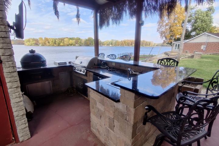 Pet Friendly Relaxing Retreat at the Lake with Unique Features