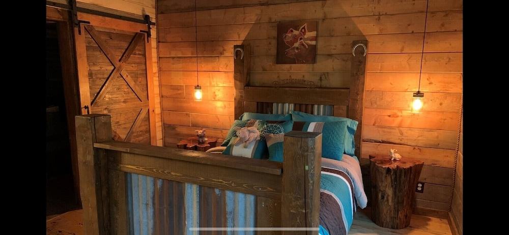 Pet Friendly Willow's Cabin
