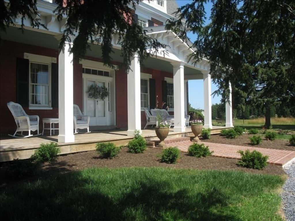 Pet Friendly Historic Stepne Manor on the Eastern Shore