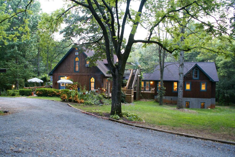 Pet Friendly Bed & Breakfasts in Shenandoah, VA BringFido