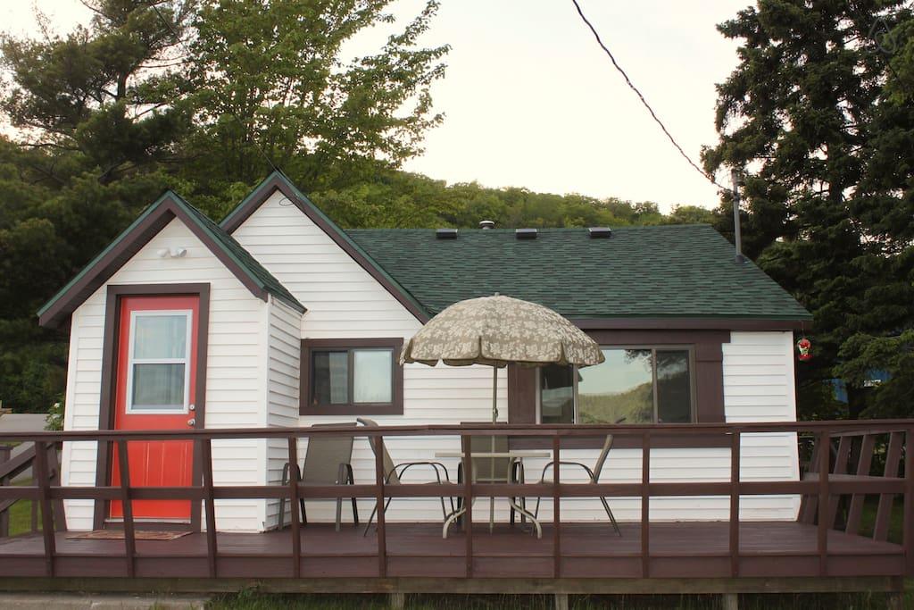 Munising Airbnb Rentals Pet Policy