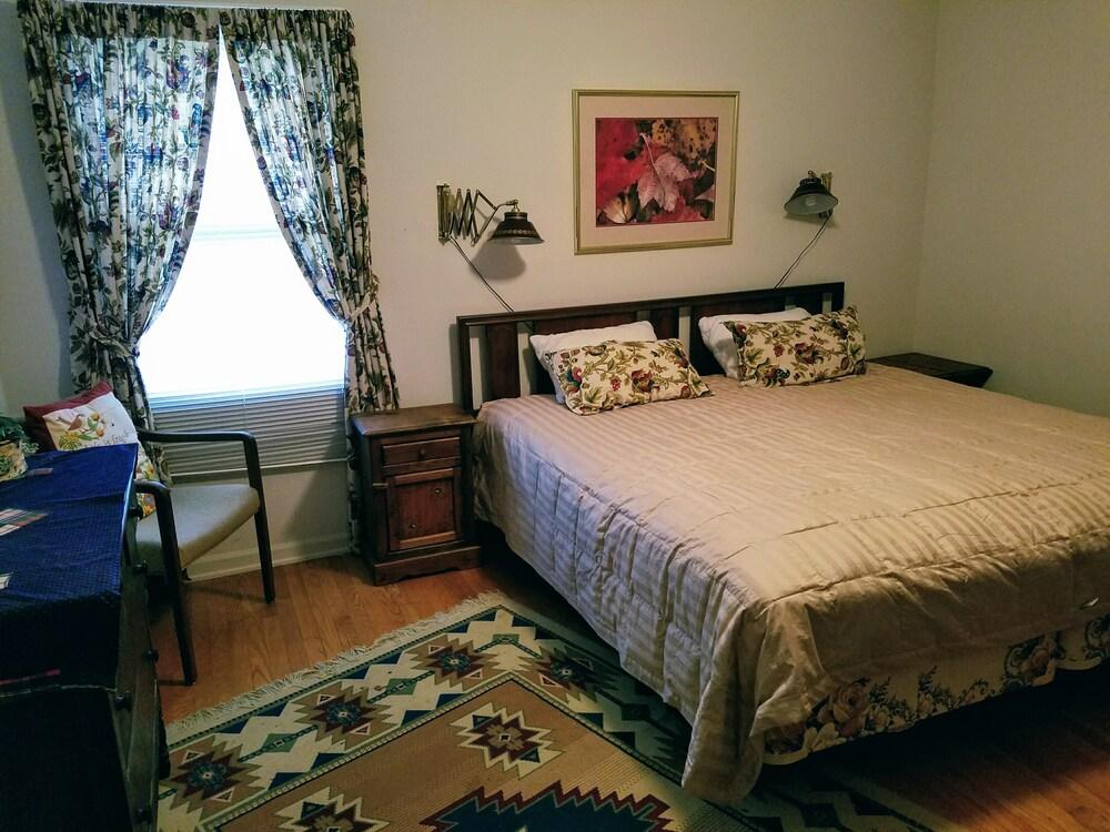 Lake Junaluska Family Getaway Pet Policy