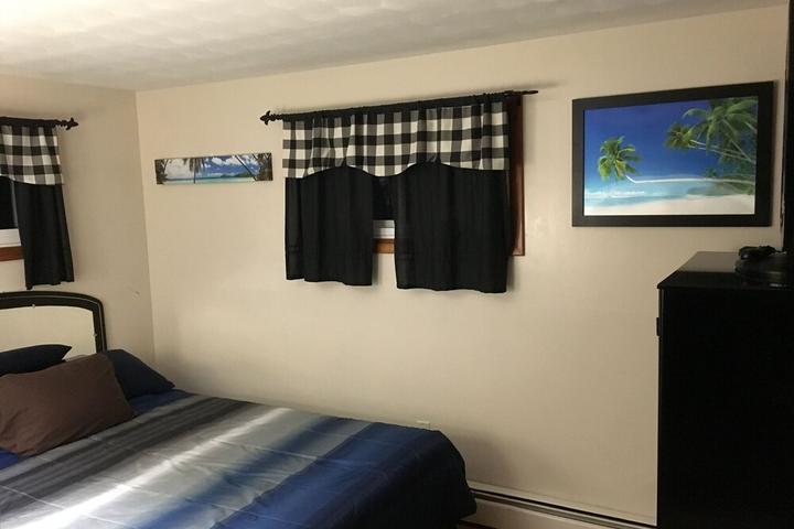 Pet Friendly Lakefront Home Away from Home