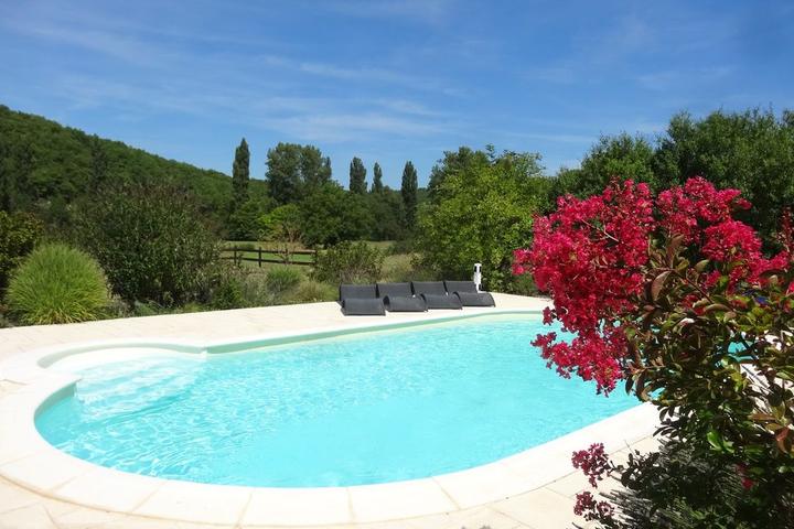 Pet Friendly 4/3 Villa with Swimming Pool