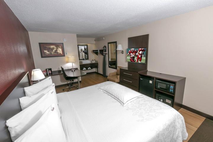 Pet Friendly Red Roof Inn PLUS+ Statesville