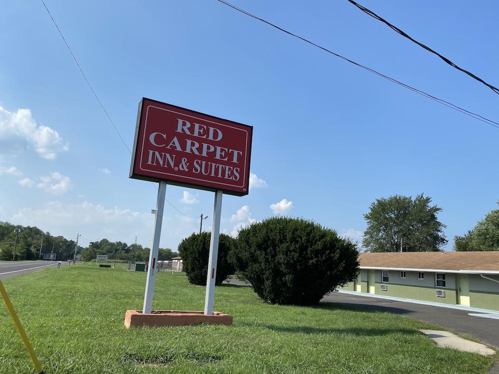 Pet Friendly Red Carpet Inn and Suites