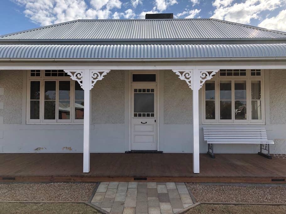 Pet Friendly Parkes Airbnb Rentals