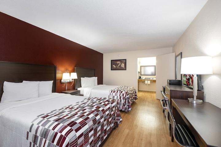 Pet Friendly Red Roof Inn Knoxville North - Merchants Drive
